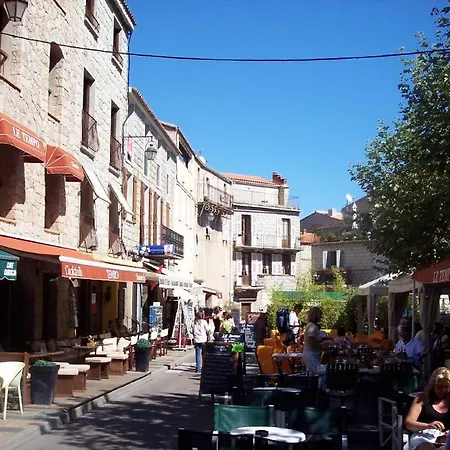 T3 65 M2 Centre Apartment *