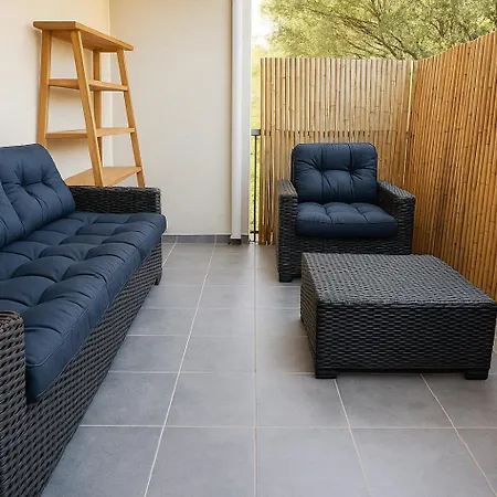 T3 65 M2 Centre Apartment *